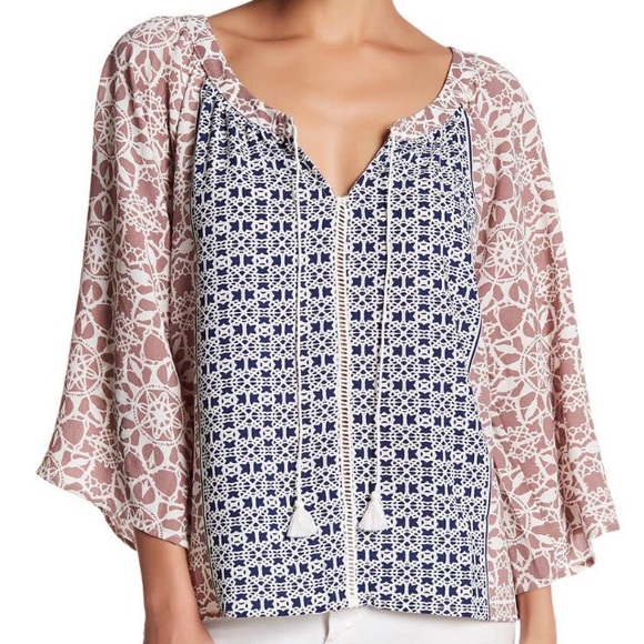 lovestitch Tops - Lovestitch 3/4 sleeve tassel tie blouse
